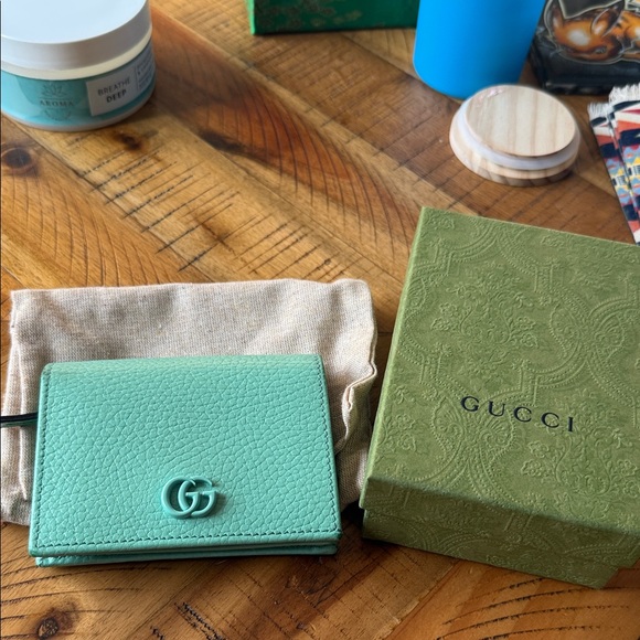 Gucci Mint Green Leather Wallet - Picture 7 of 8